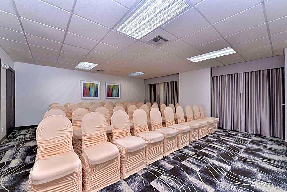Comfort Inn & Suites Frisco - Plano