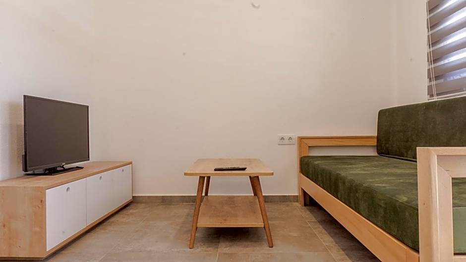 Daphnis Hotel