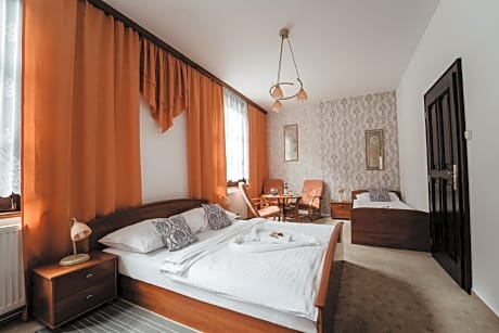Triple Room with Bathroom