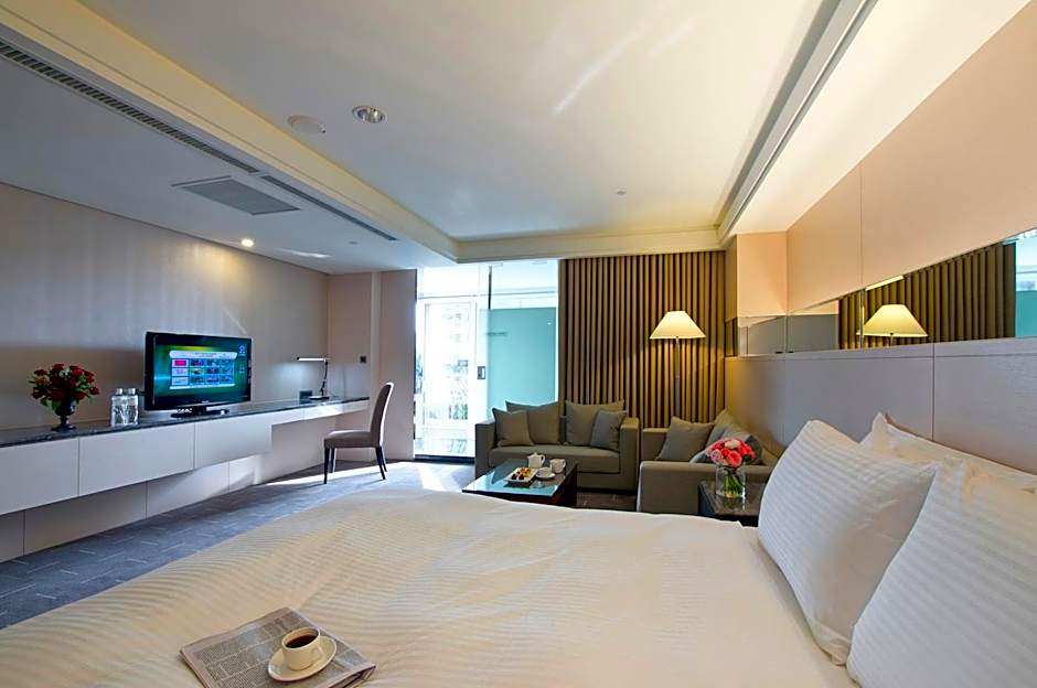 CHECK inn Select Taichung Dadun