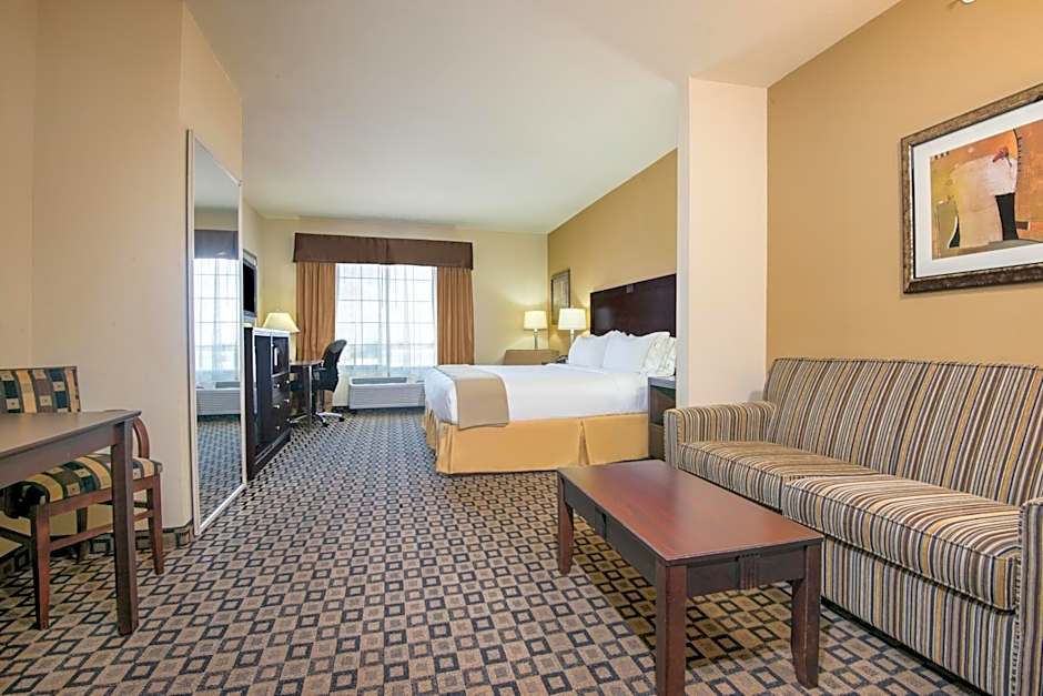 Holiday Inn Express & Suites Clovis By IHG