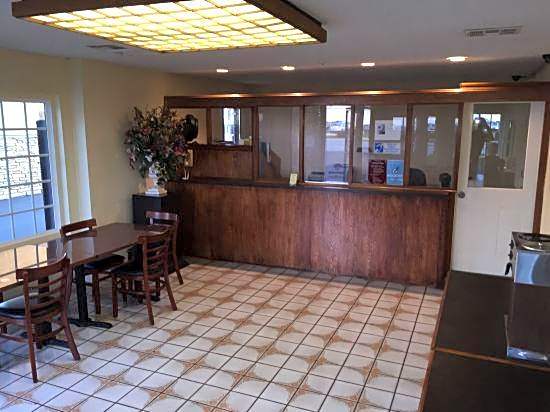 Ontario Inn & Suites