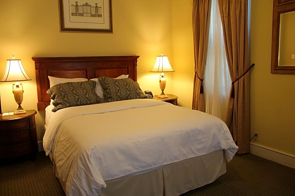 Morris House Hotel - Bed And Breakfast