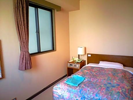 Semi-Double Room Non-Smoking