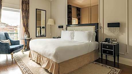 1 King Classic Accessible