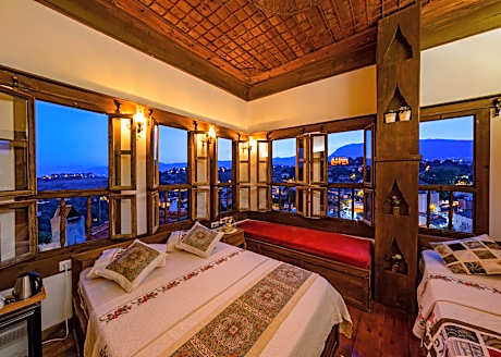 Zehra Sultan Room (Superior Triplee Room, City View)