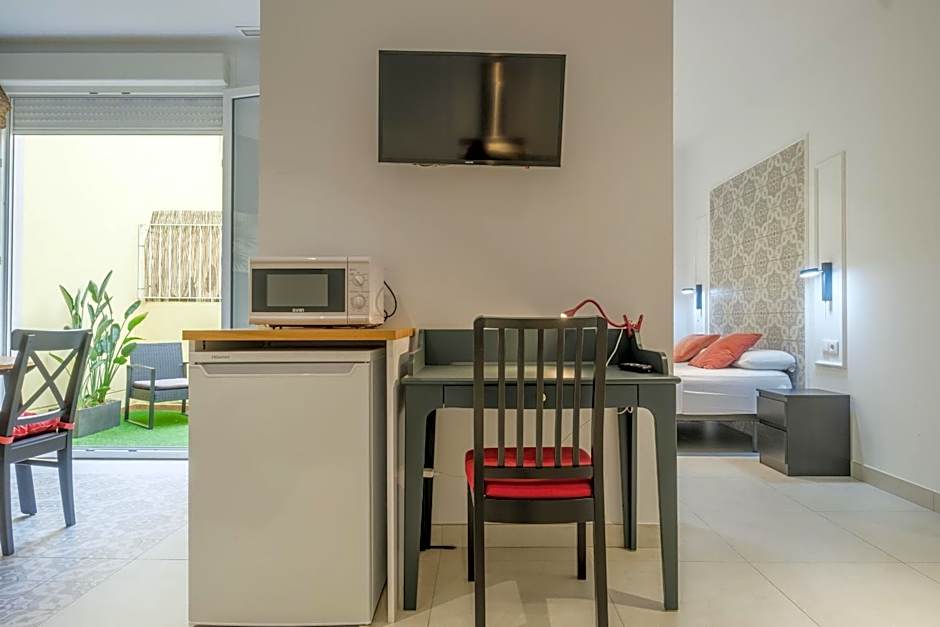 Chic & Comfortable Apartment, Private Terrace