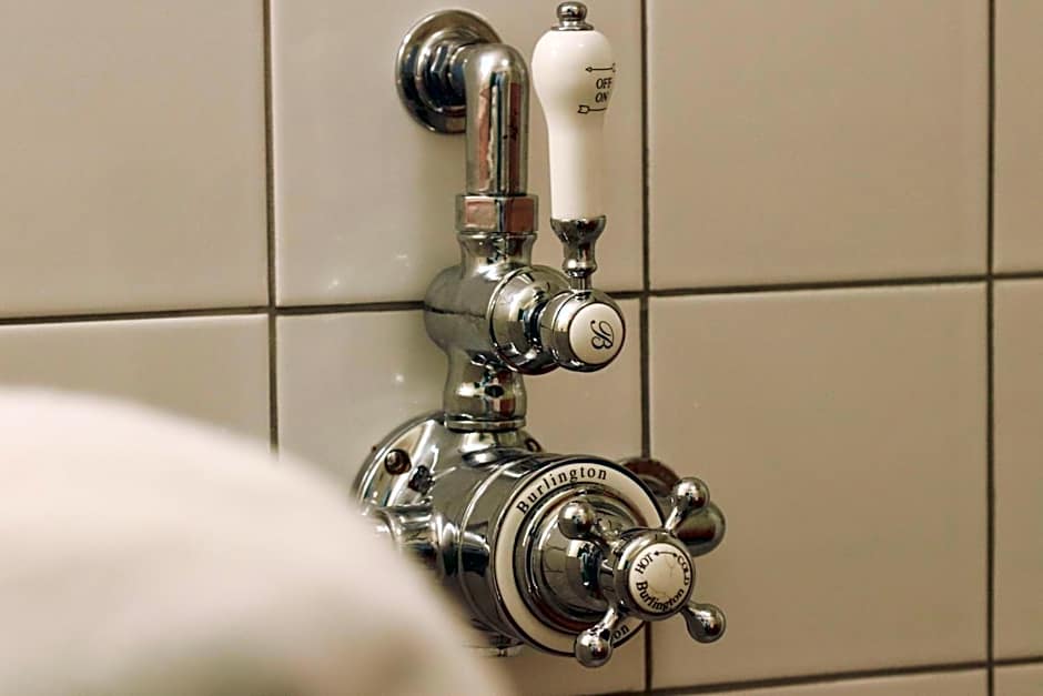 The London & Paris Hotel