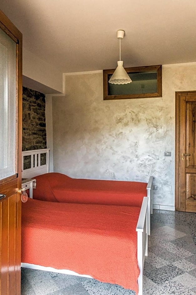 Casale storico nella campagna cilentana