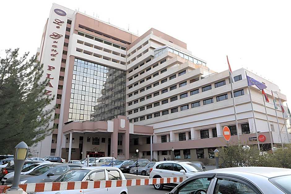 Le Grande Plaza Hotel