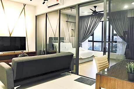 Deluxe Studio