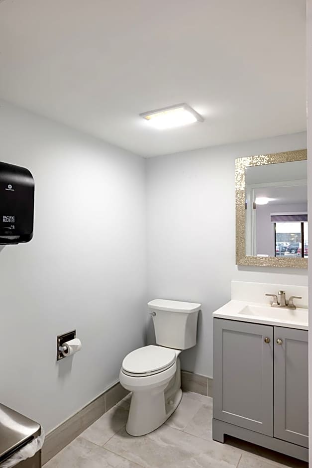 Days Inn & Suites by Wyndham Bossier City - Casino Area