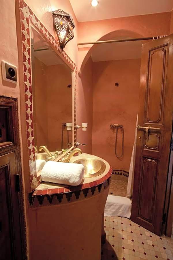 Riad Tidar by Phoenix