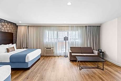 2 Queen Beds Non-Smoking Family Room Sofabed Refrigerator Wi-Fi