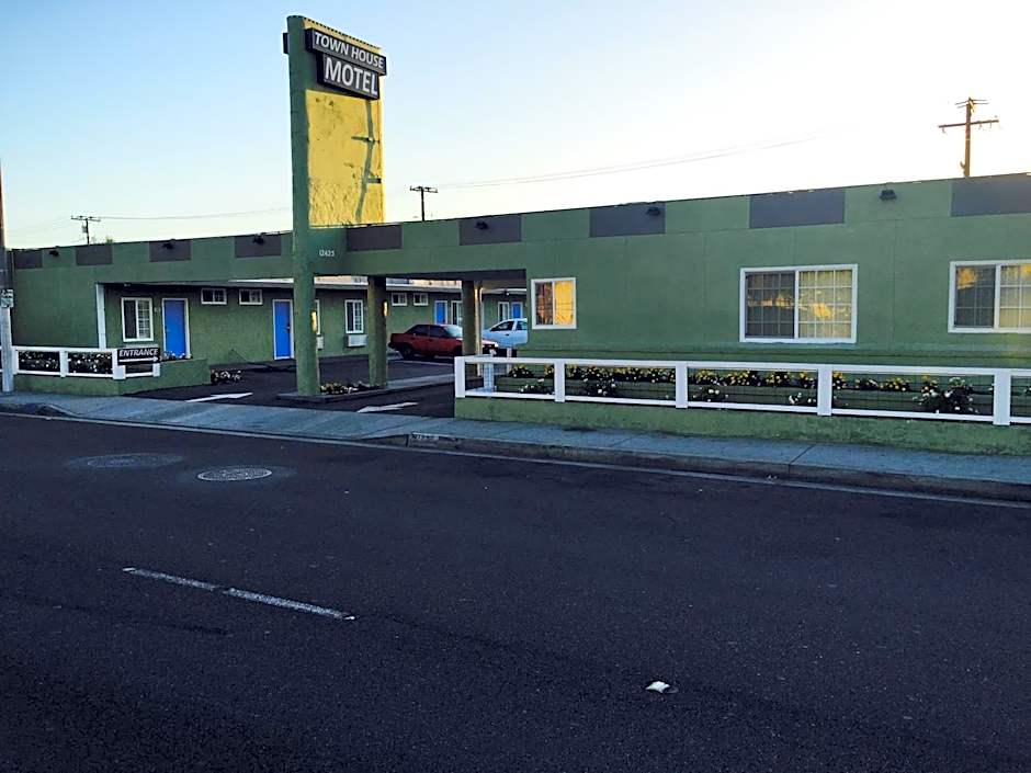 Town House Motel