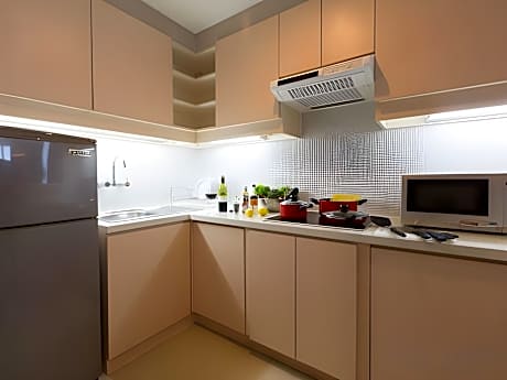 2 Bedroom Deluxe Pool View