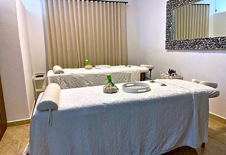 Punta Pescadero Paradise Hotel & Villas