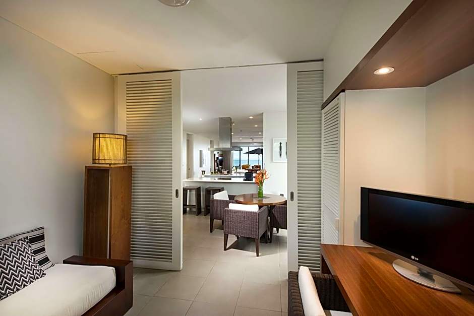Photo 1 of 8 of Deluxe 3 Bedroom, Beachfront