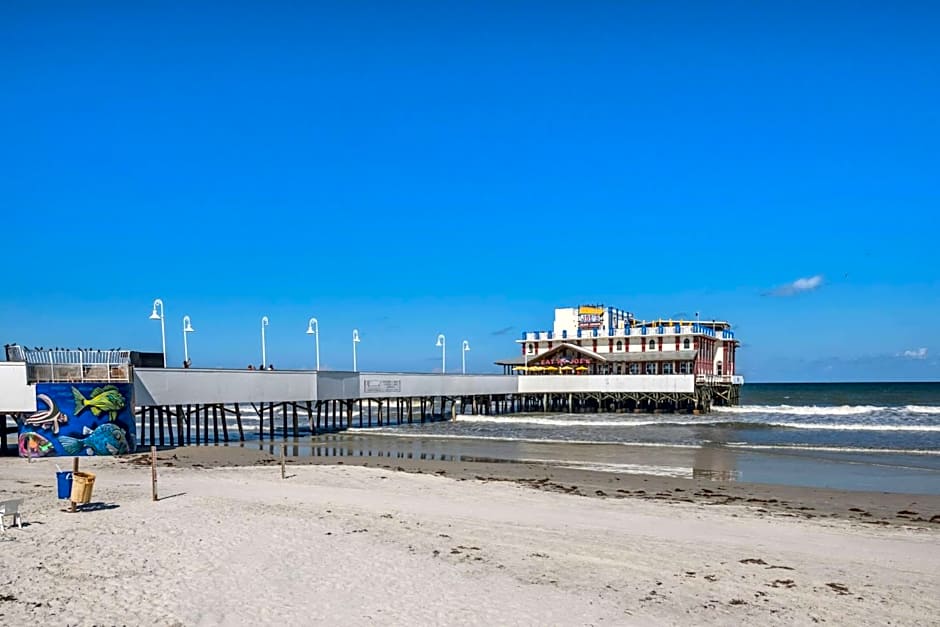 Comfort Inn & Suites Daytona Beach Oceanfront