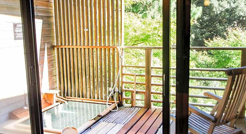 Kirishima Momijidani Seiryuso