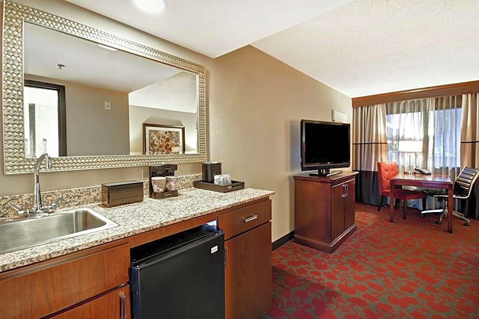 Embassy Suites by Hilton Dulles Airport