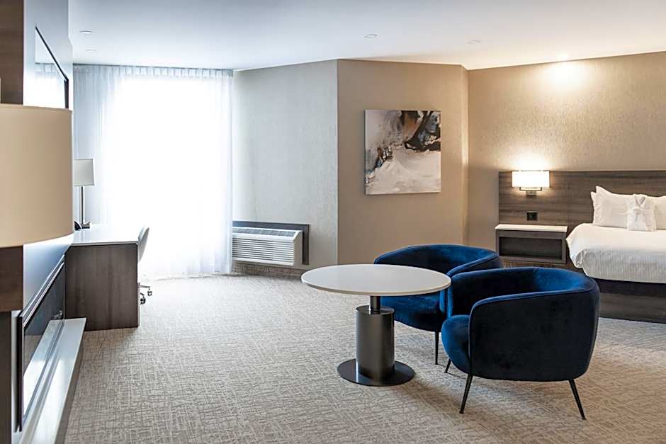Photo 1 of 5 of Executive Luxury Suite