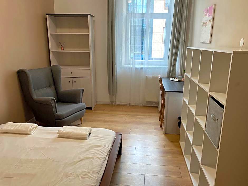 PINI HOSTEL - Przytulne pokoje w centrum Krakowa