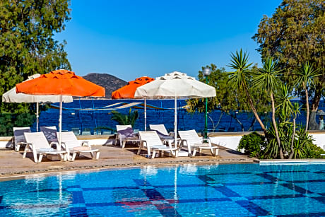 Mandalinci Beach Hotel - Alojamientos en TURGUTREIS