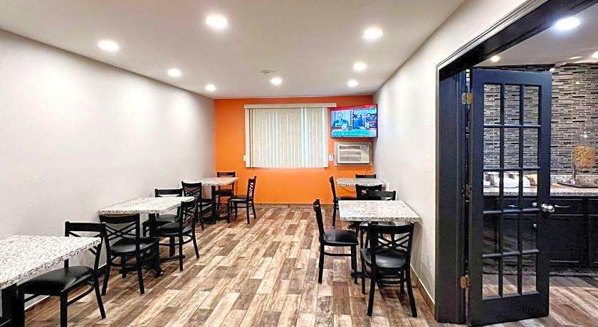 Super 8 by Wyndham Cedar Rapids
