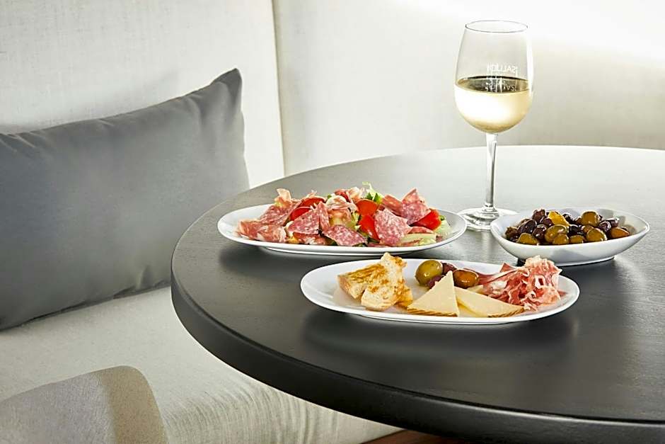 AC Hotel by Marriott Tampa Airport