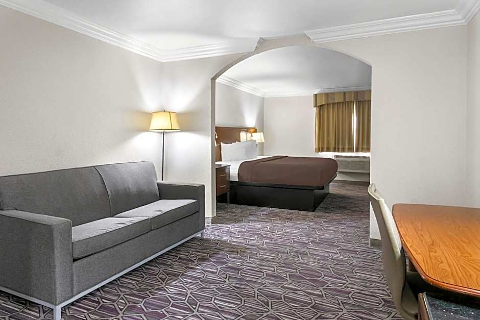 SureStay Plus by Best Western Benbrook Fort Worth