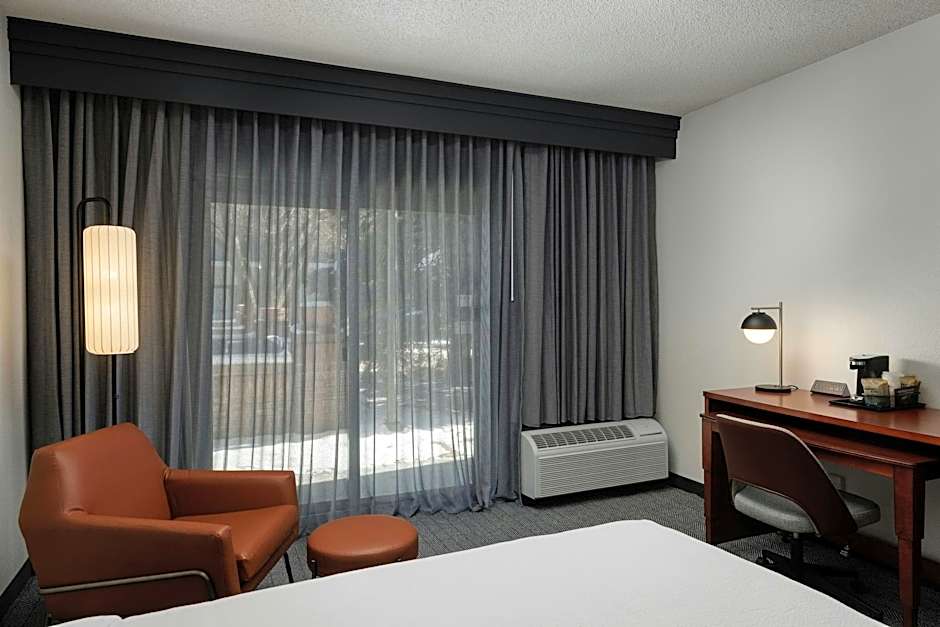 Courtyard by Marriott Denver Central Park
