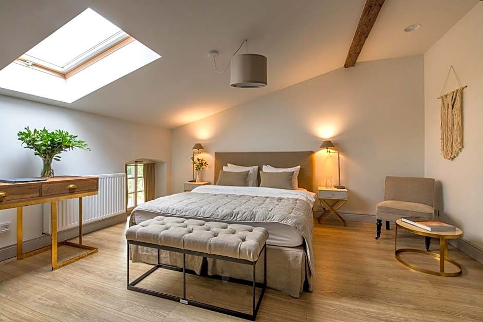 Zamek Sarny - Schloss Scharfeneck