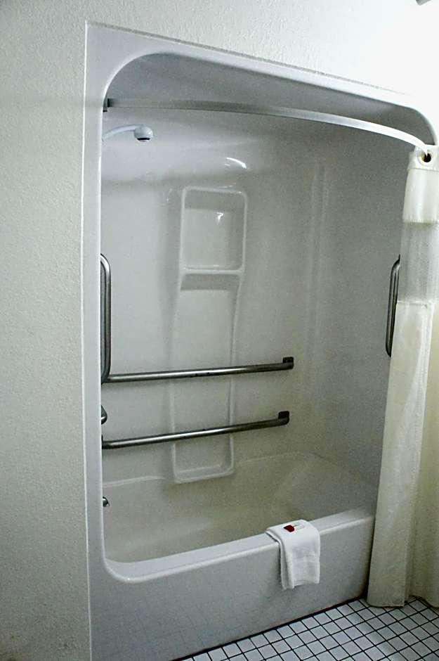 Baymont by Wyndham Green Bay