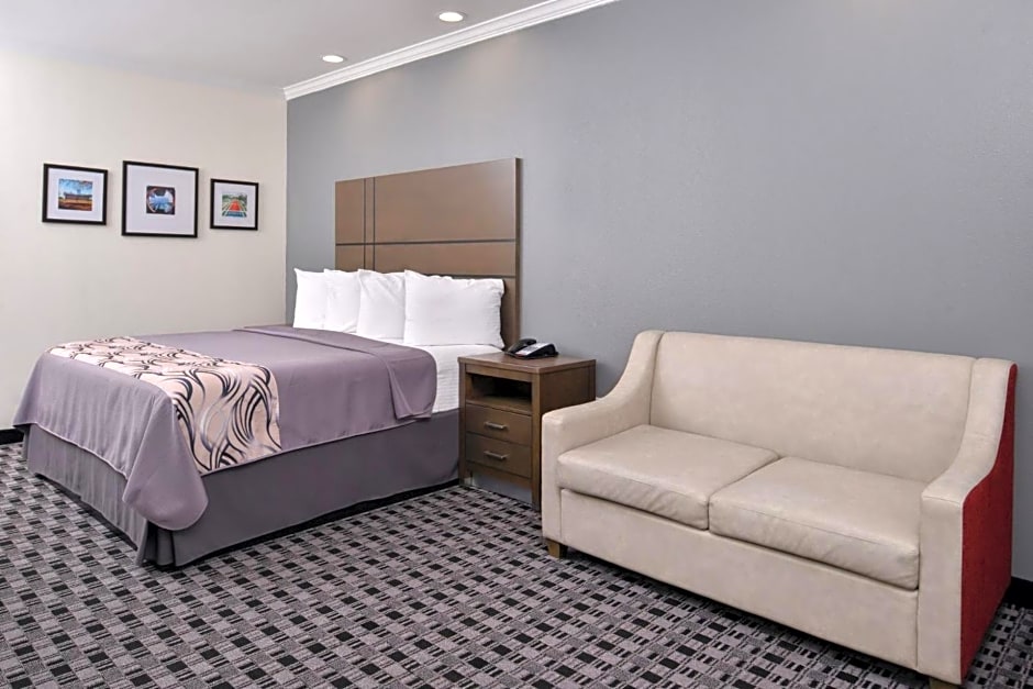 Americas Inn & Suites IAH North