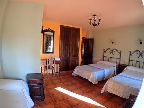 Hostal Santiago - Alojamientos en CARRION DE LOS CONDES
