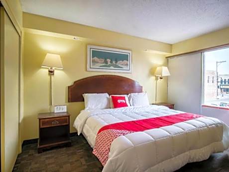 OYO Hotel Hutchinson KS West 4th Ave