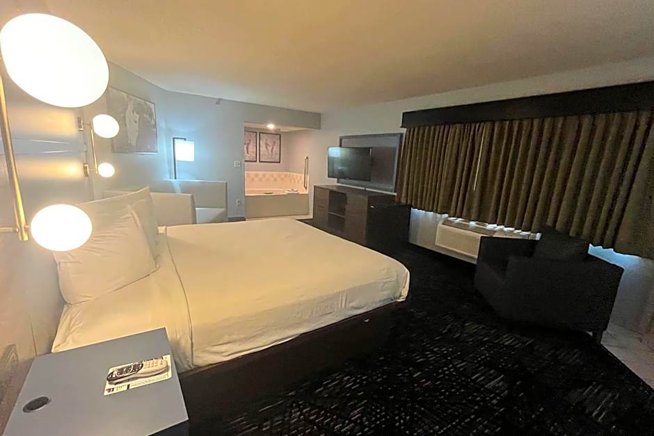 Photo 1 of 9 of Premier 1 King Bed Suite