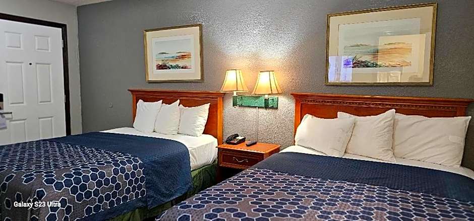 Sycamore Inn Chico University Area