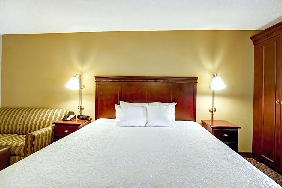 Hampton Inn By Hilton College Station