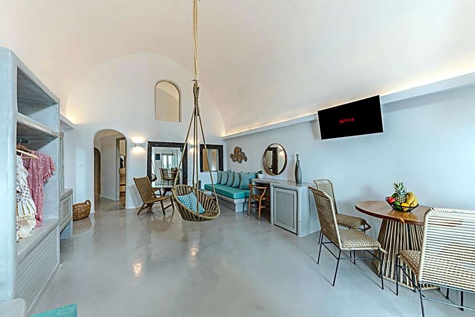 Kaleidoscope Imerovigli Suites