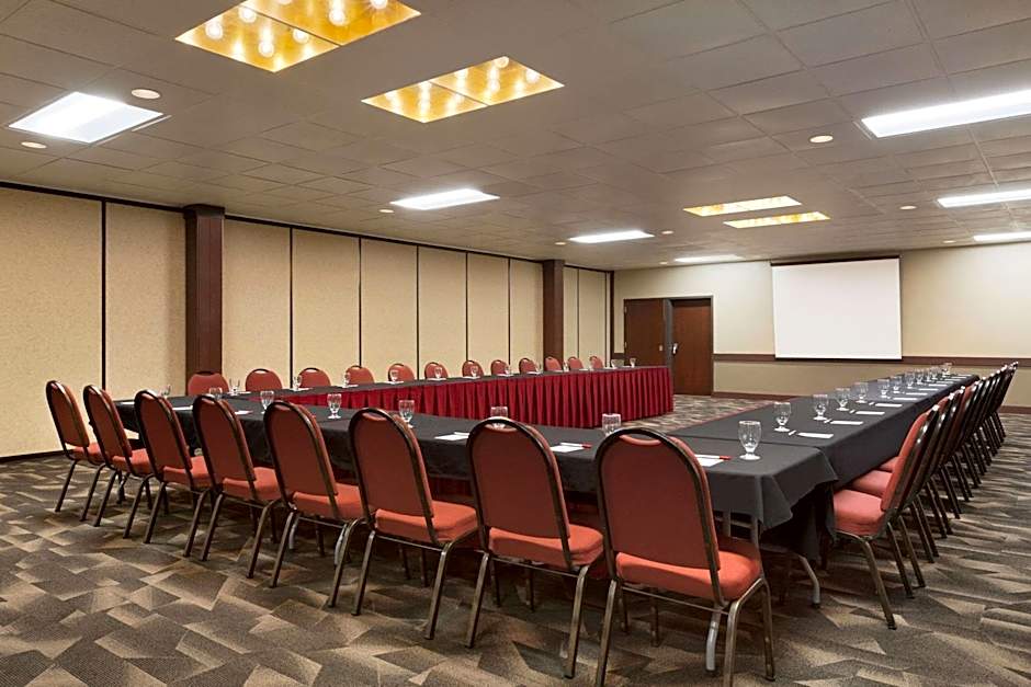 Ramada by Wyndham Fargo