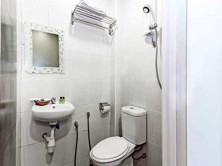 Super OYO 326 Tc Hotel