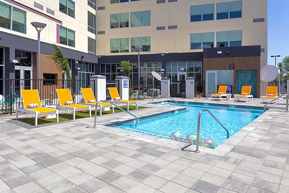 Aloft by Marriott Glendale at Westgate