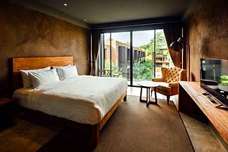 Grand Deluxe King Room