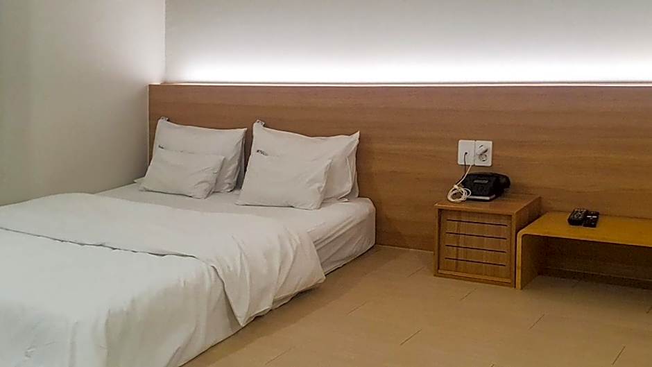 DongBaek Hotel Gohyeon