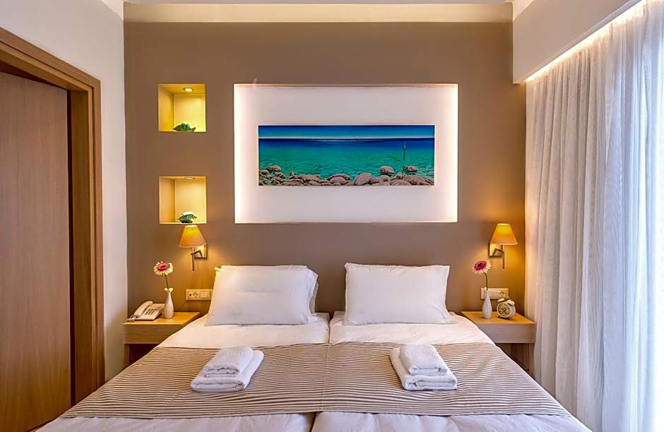 Leonidas Hotel & Apartments