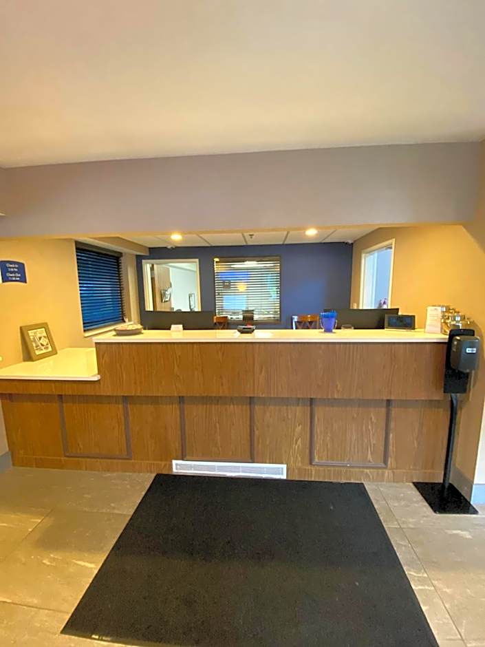 Beachfront Hotel Houghton Lake