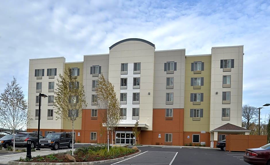 Candlewood Suites Eugene Springfield, an IHG Hotel