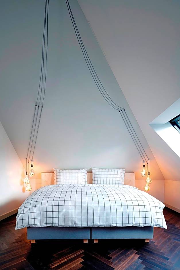 The Lubo - self check-in